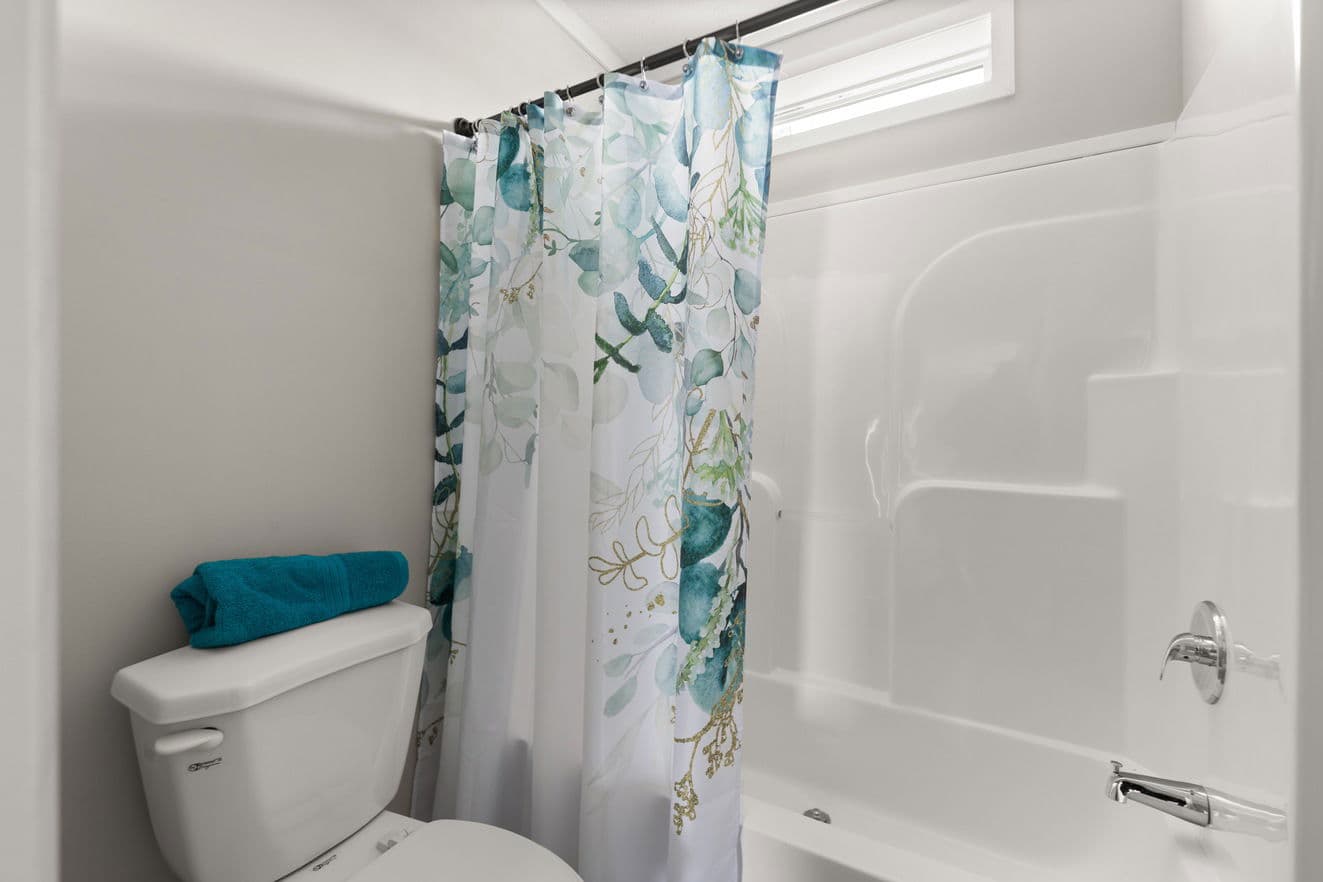 Big beam house 32663x bathroom home features