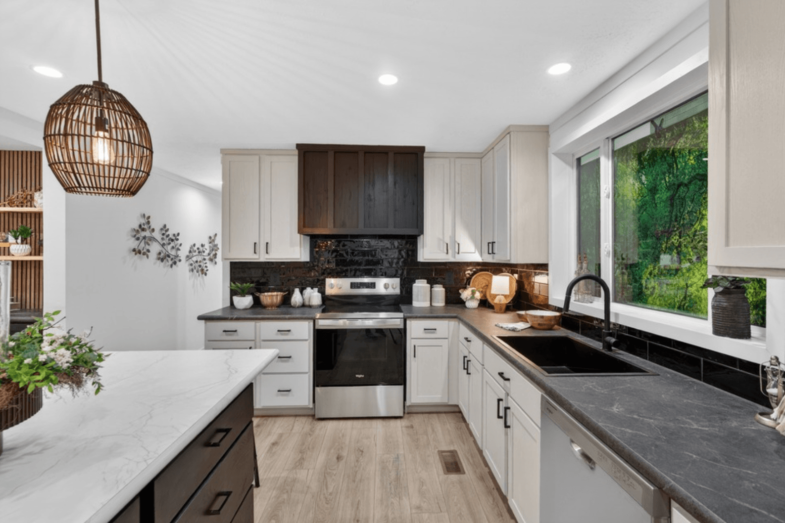 Aura 28644n kitchen home features