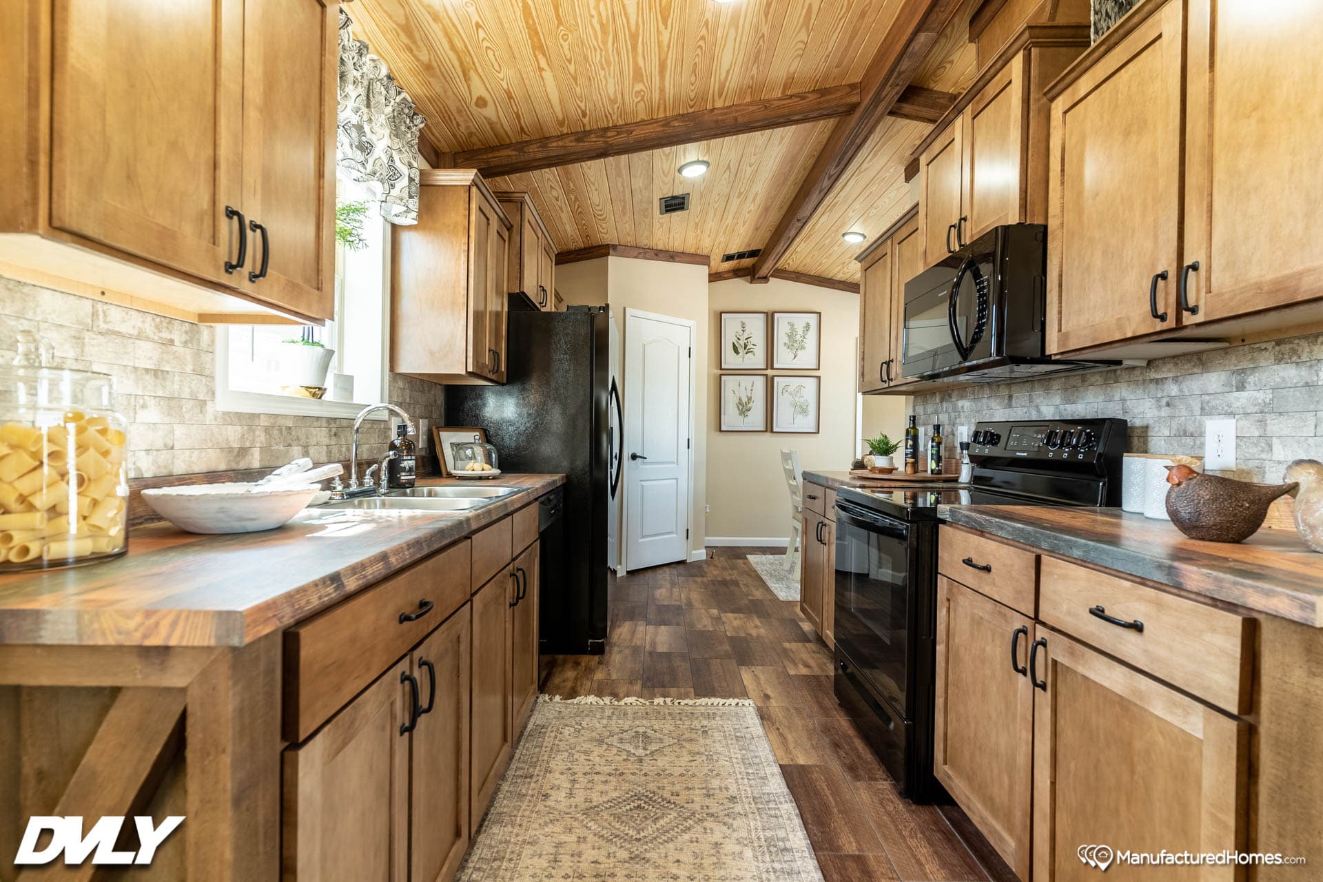 The lodge 2 kitchen home features