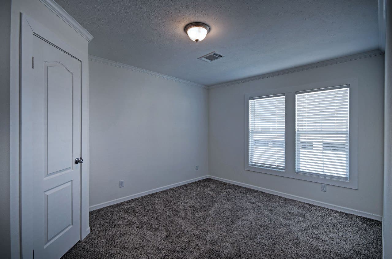 Sardis bedroom home features