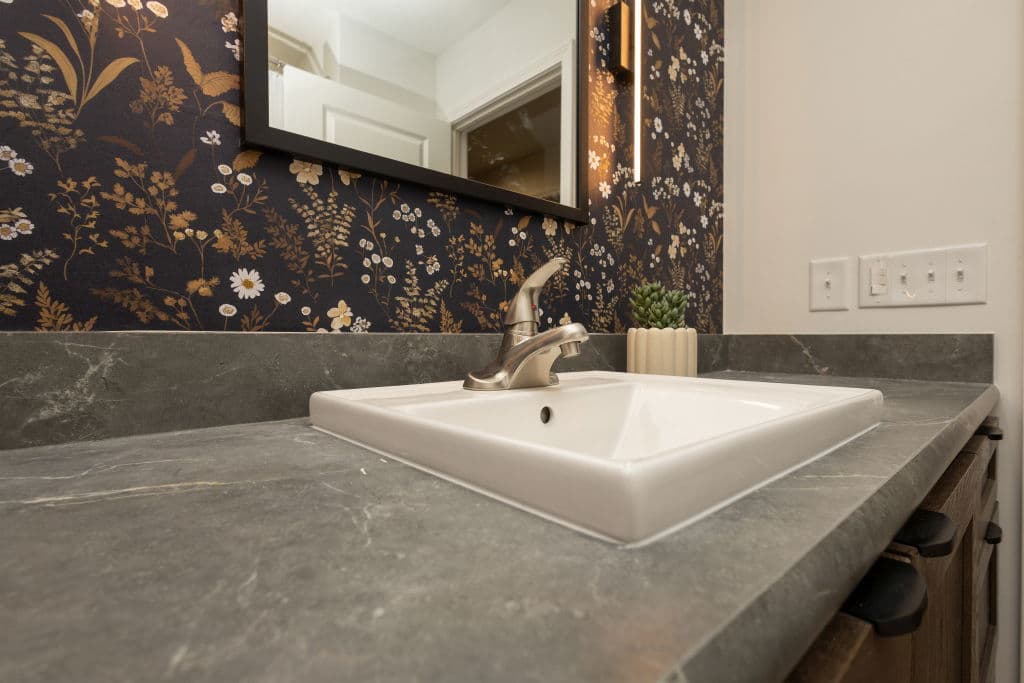 Essence 20 bathroom home features