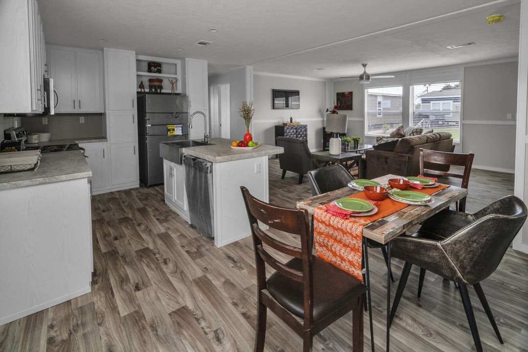 Valu 28483u interior home features