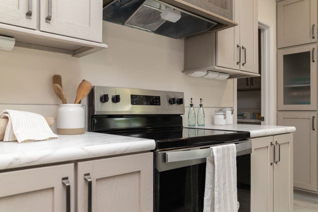 Limited 3 28563b kitchen home features