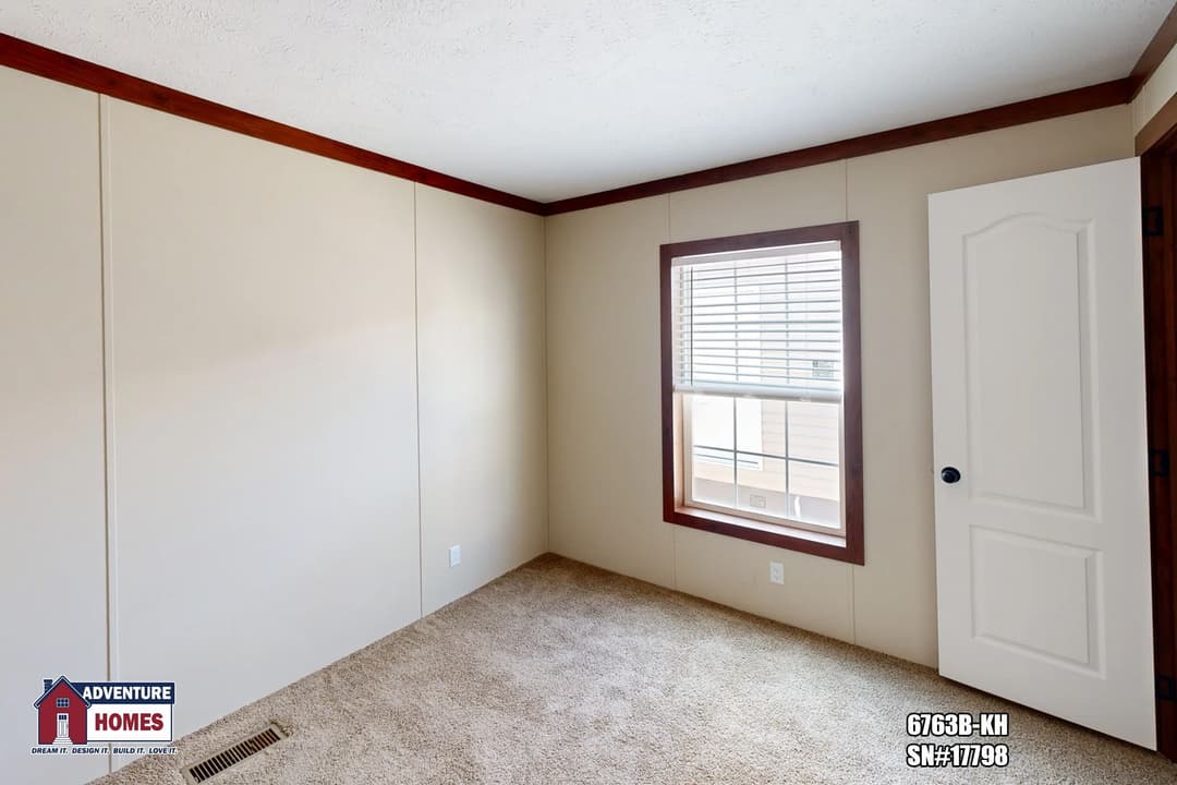 6763b-kh bedroom home features