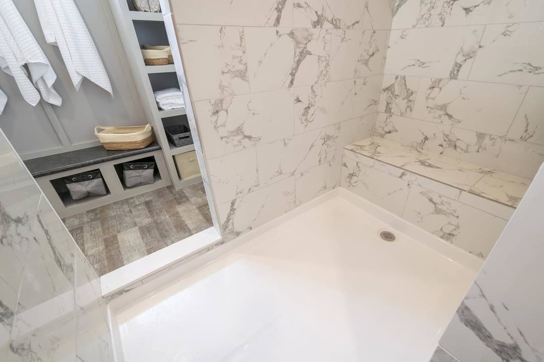 Innovation 3268c bathroom home features