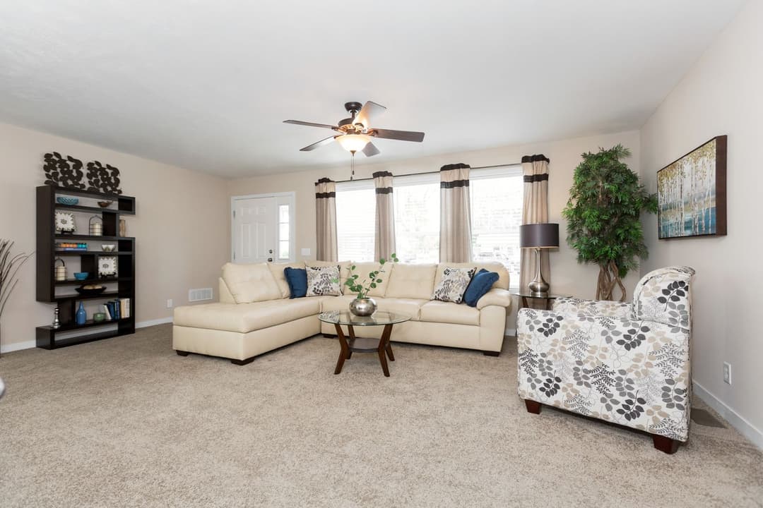 Elm st interior home features