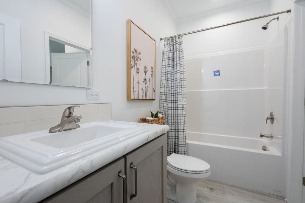 Limited 3 28563b bathroom home features