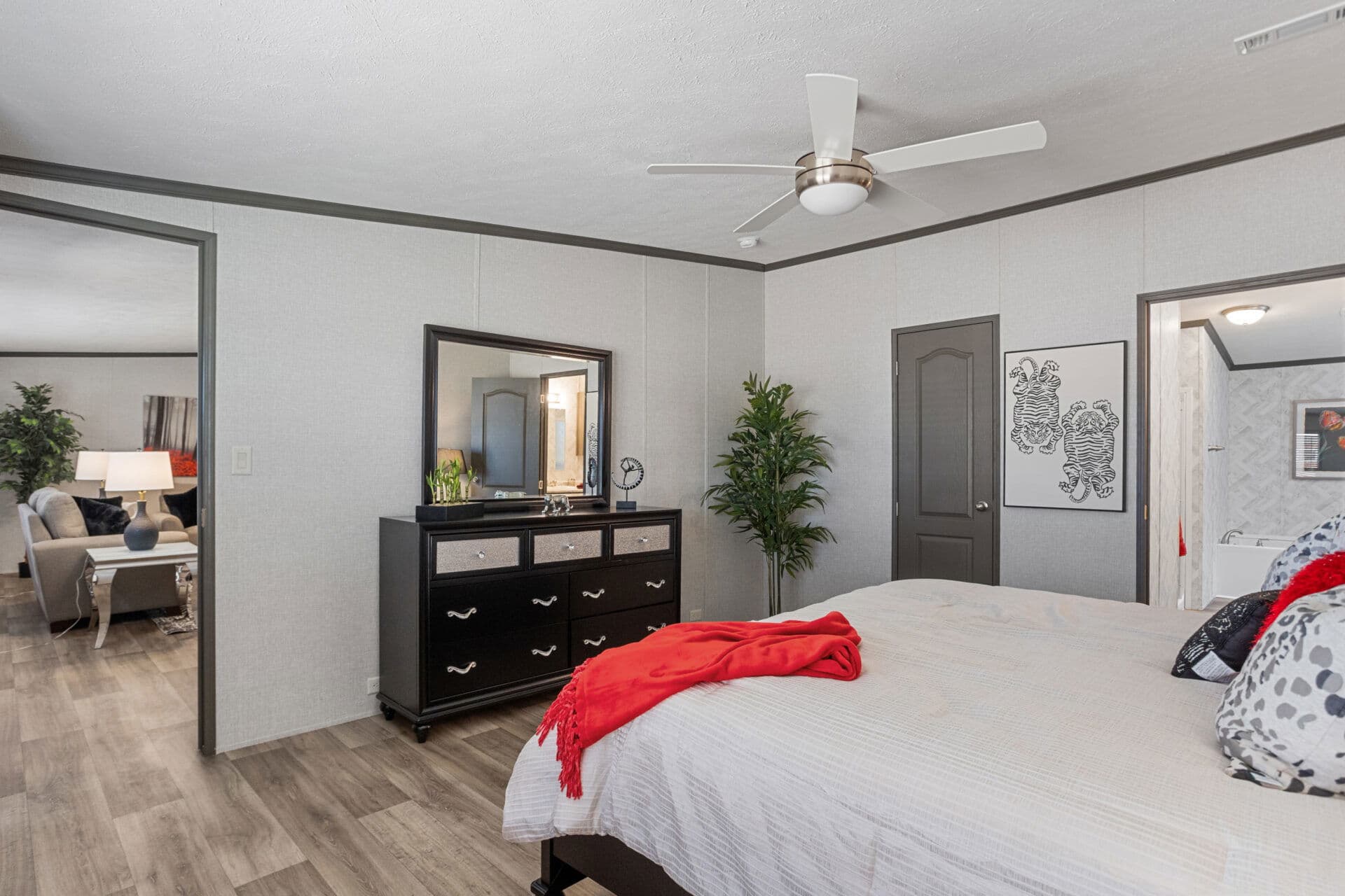 Classic c-3252-32d bedroom home features