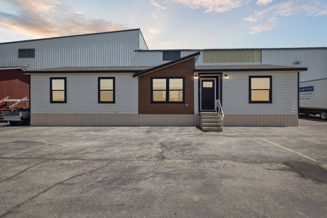 Kritzer mod hero, elevation, and exterior home features