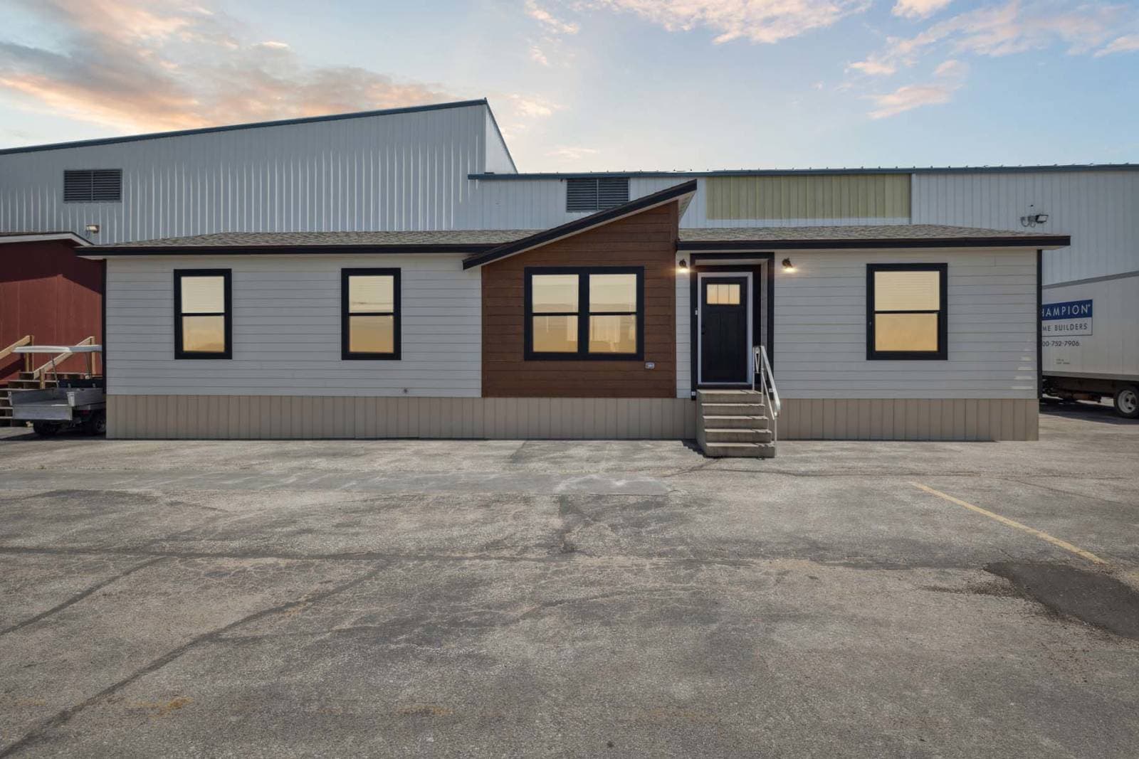 Kritzer mod hero, elevation, and exterior home features