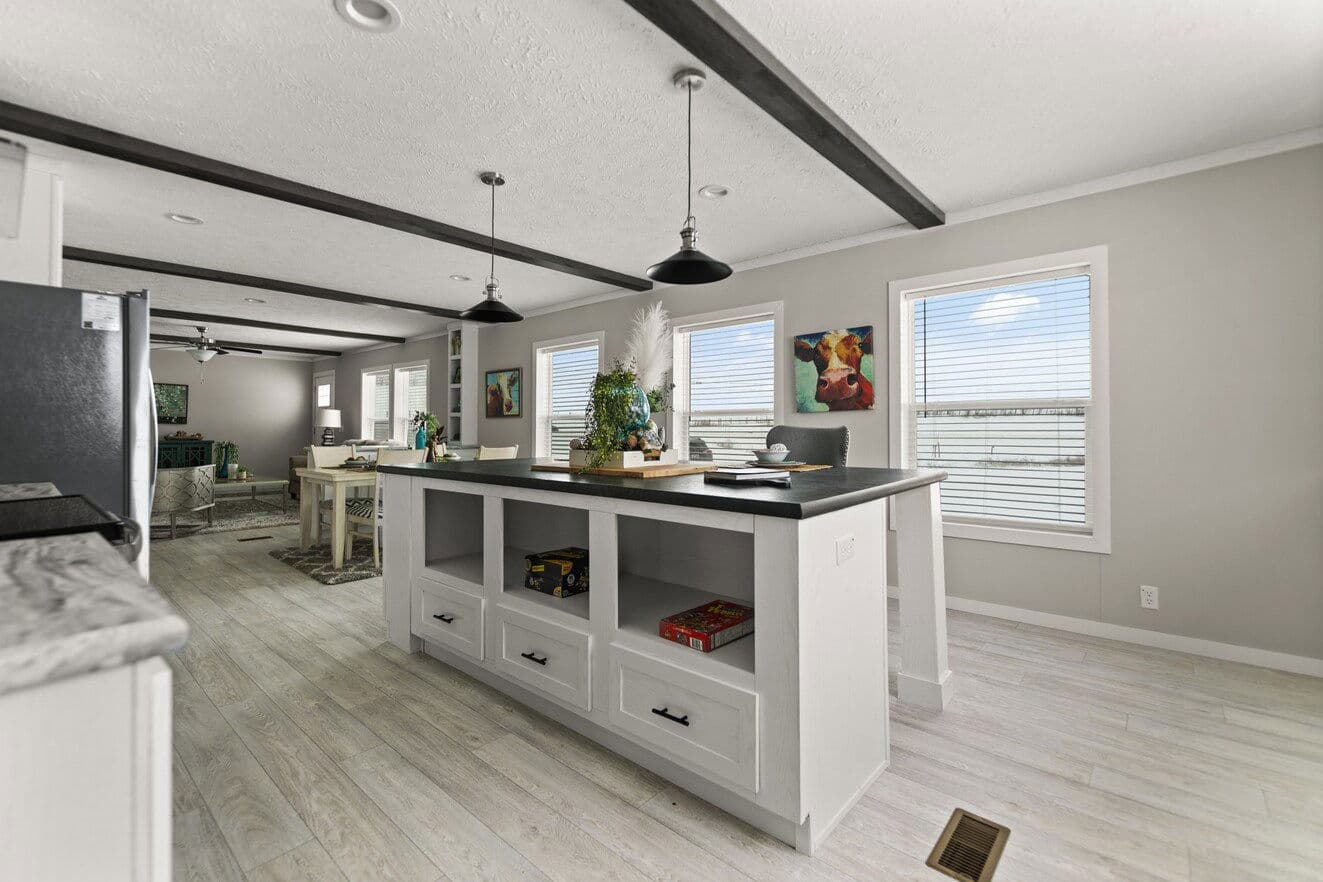 Beam house 32603x kitchen home features