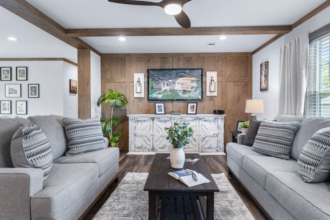 Everett interior home features