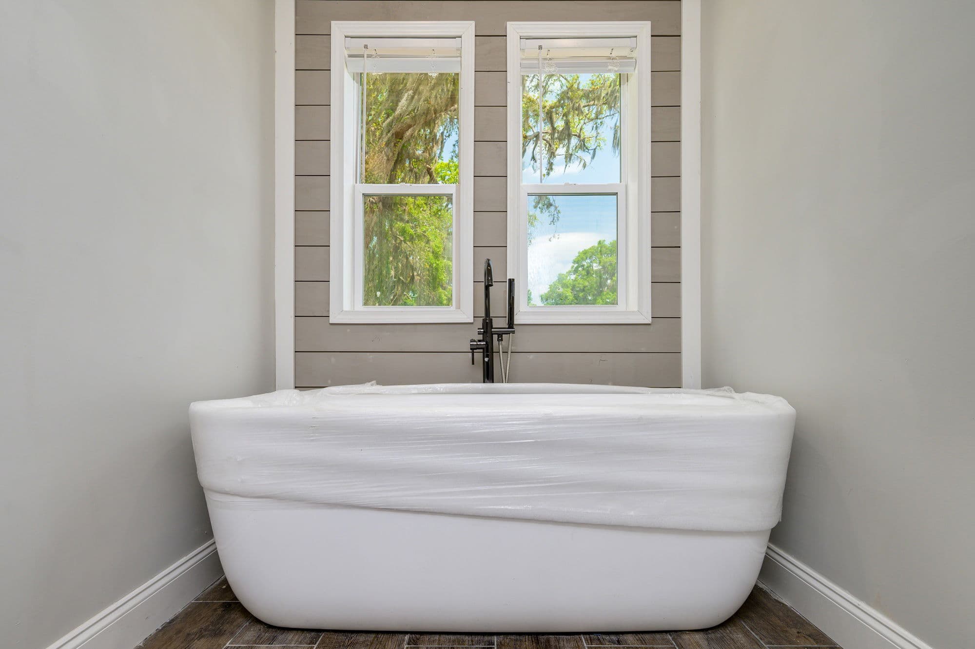 Key largo bathroom home features