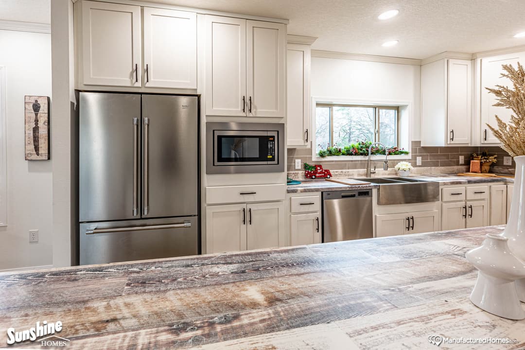 Pri3284-2015 kitchen home features