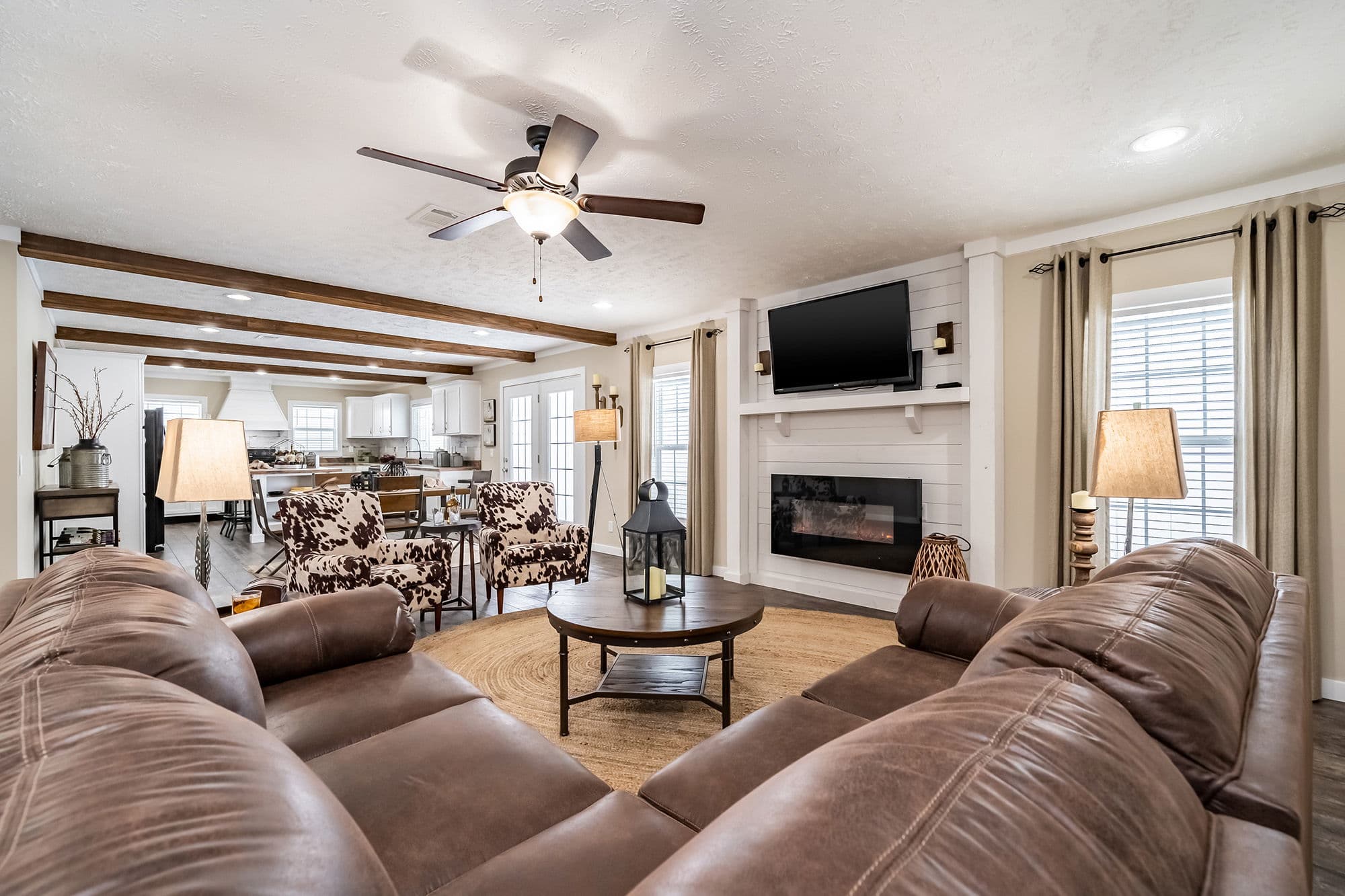 Md-42-32 interior home features