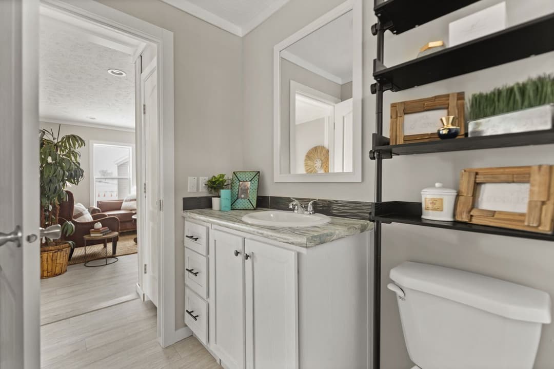 Escape 28443b bathroom home features