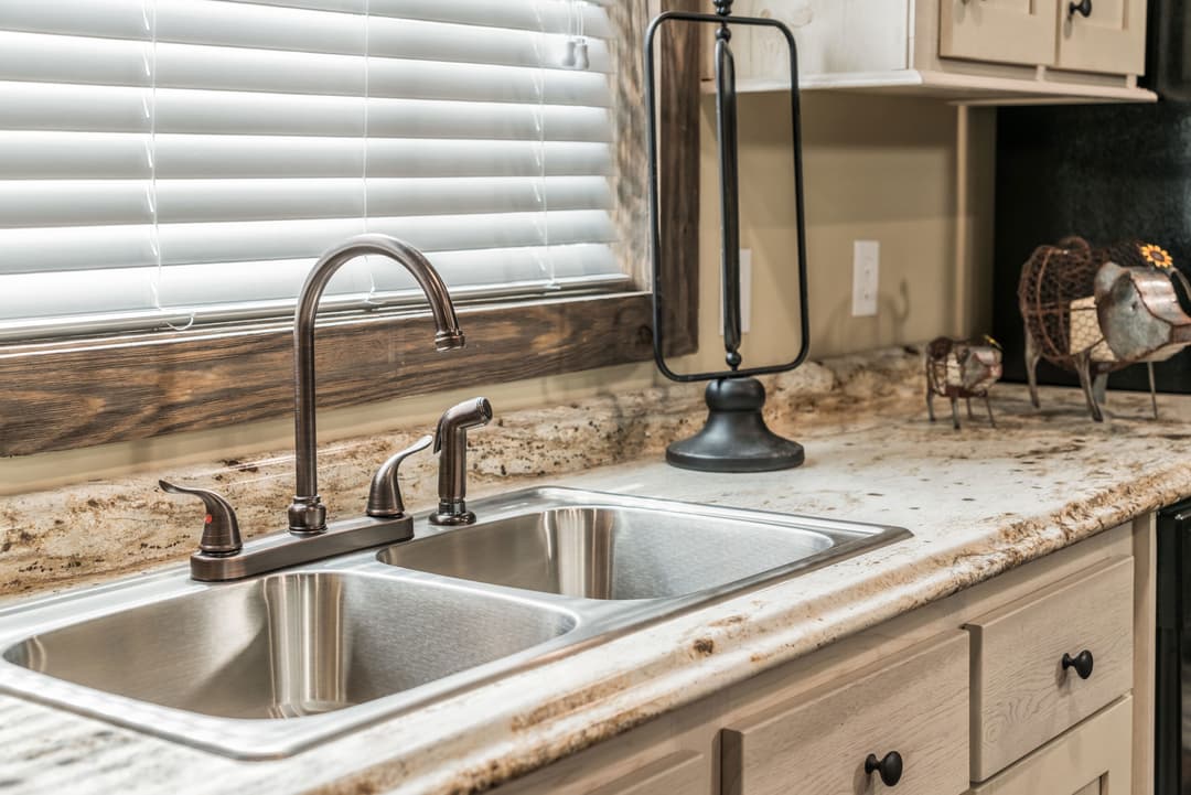 Kb-3242 kitchen home features