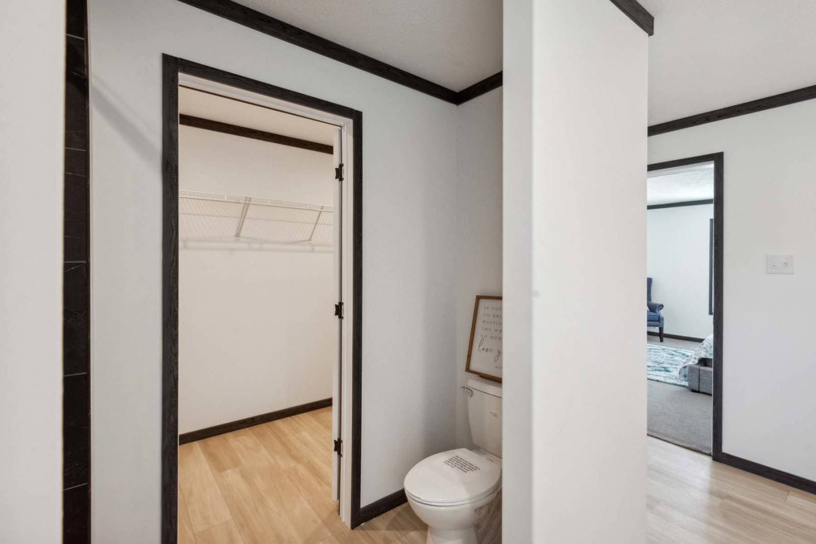 Roan bathroom home features