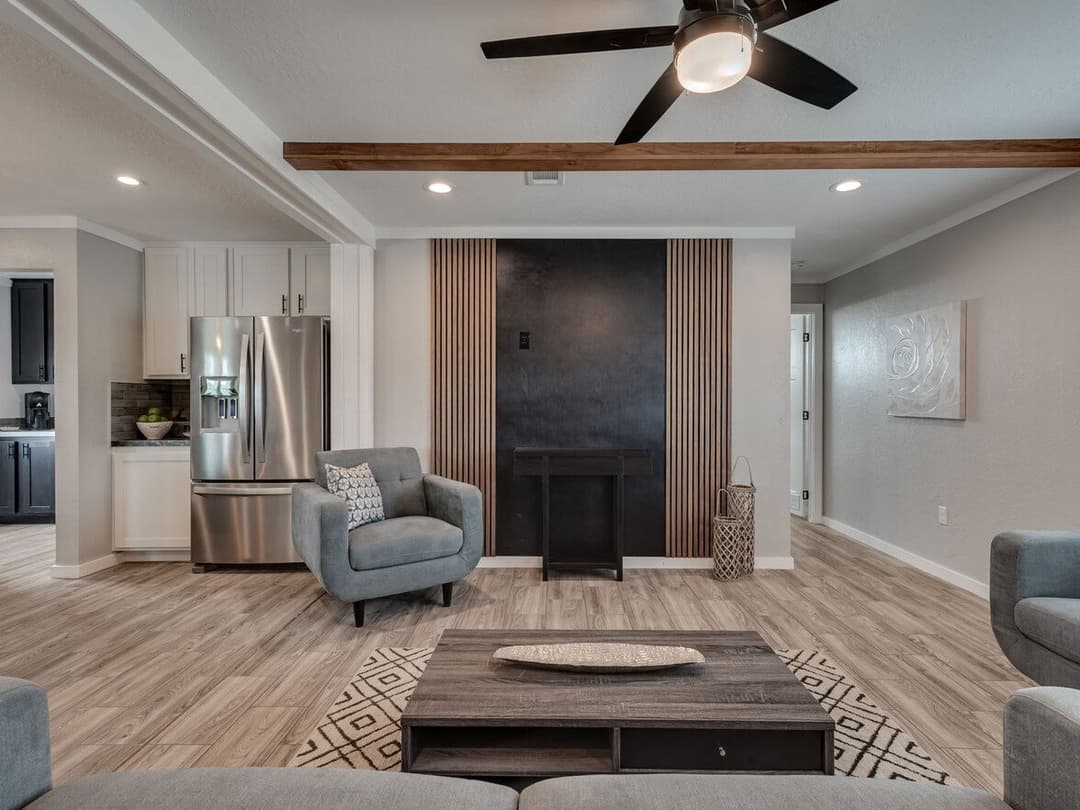 28603n interior home features