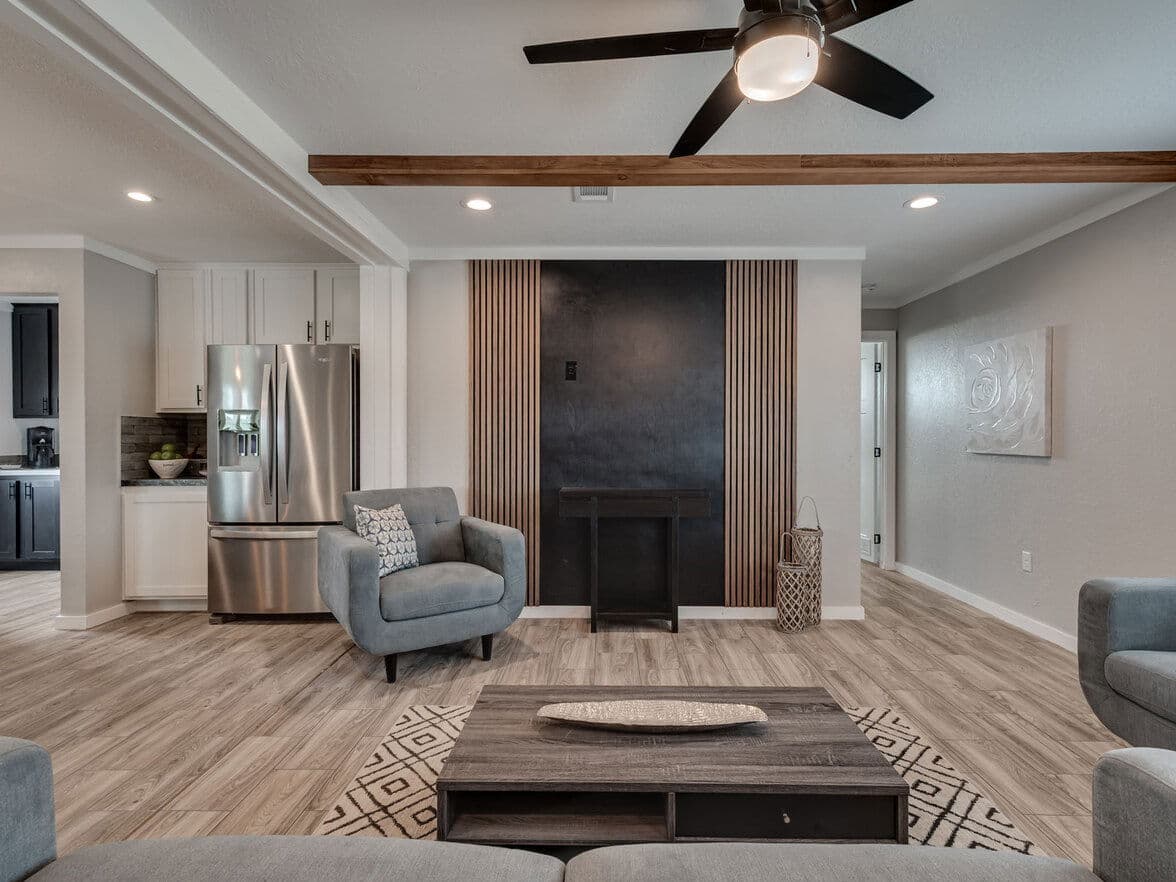 28603n interior home features