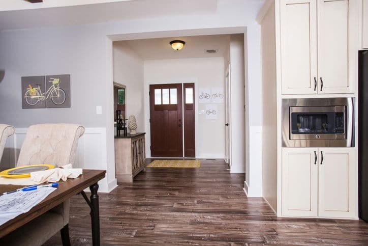 Baxter 42483a interior home features