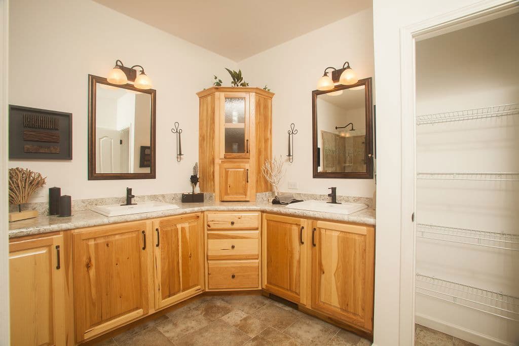 Astro creations ranch 3a2030-p bathroom home features