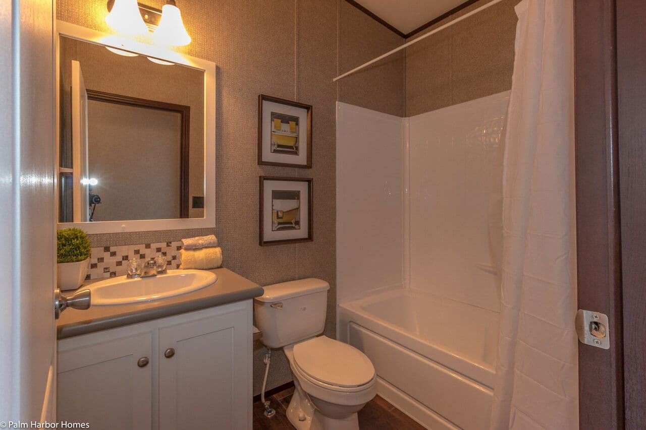 Arlington 30523a bathroom home features
