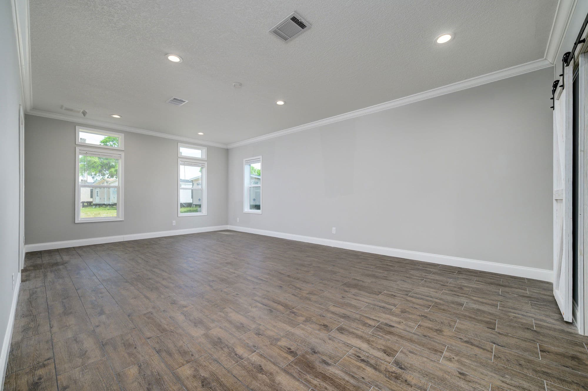 Key largo bedroom home features