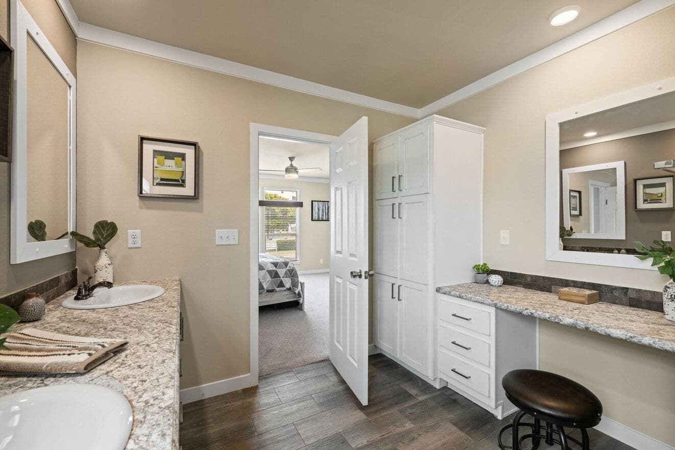 El rancho 32764a bathroom home features