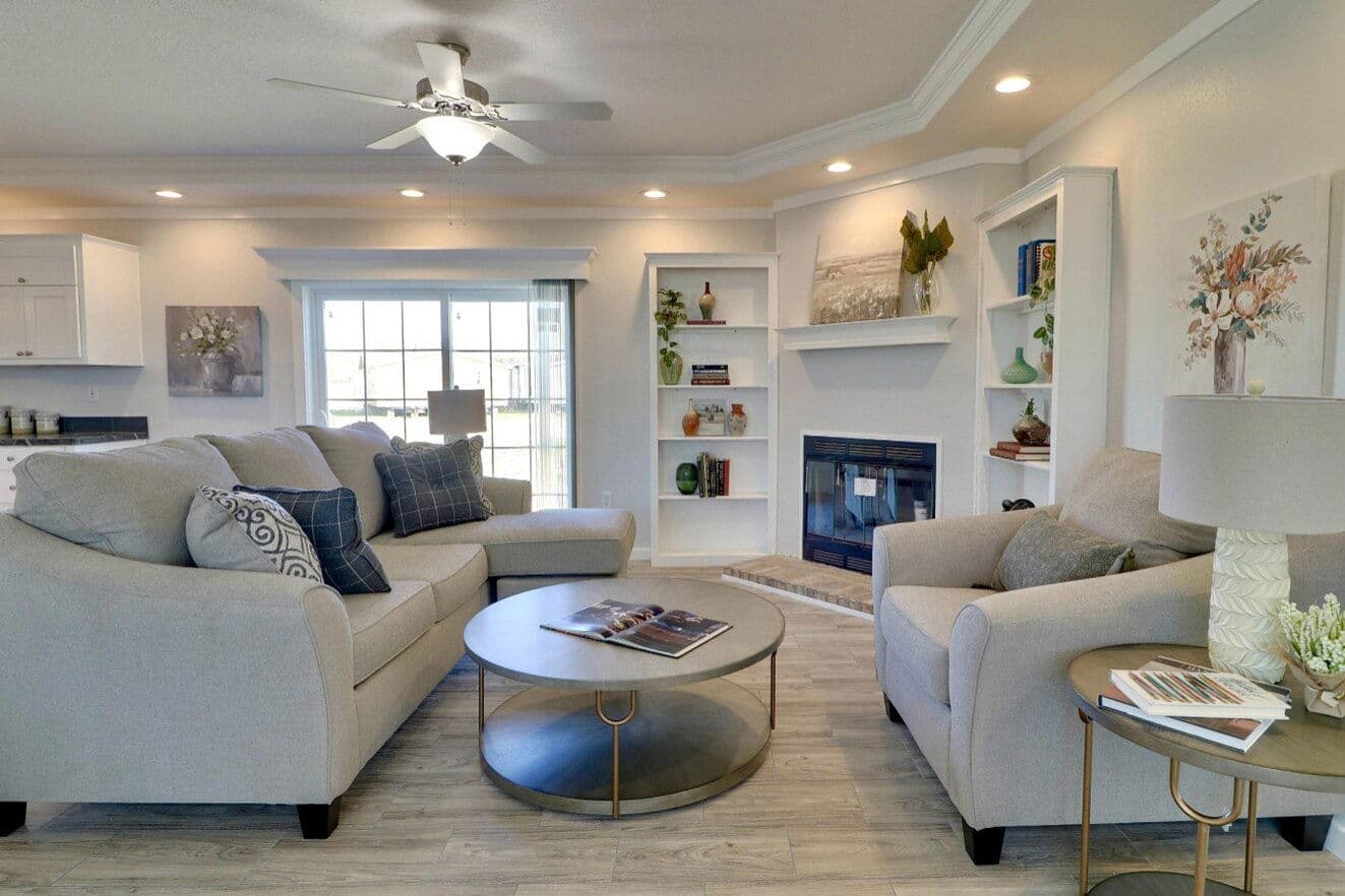 Solitaire 28784a interior home features