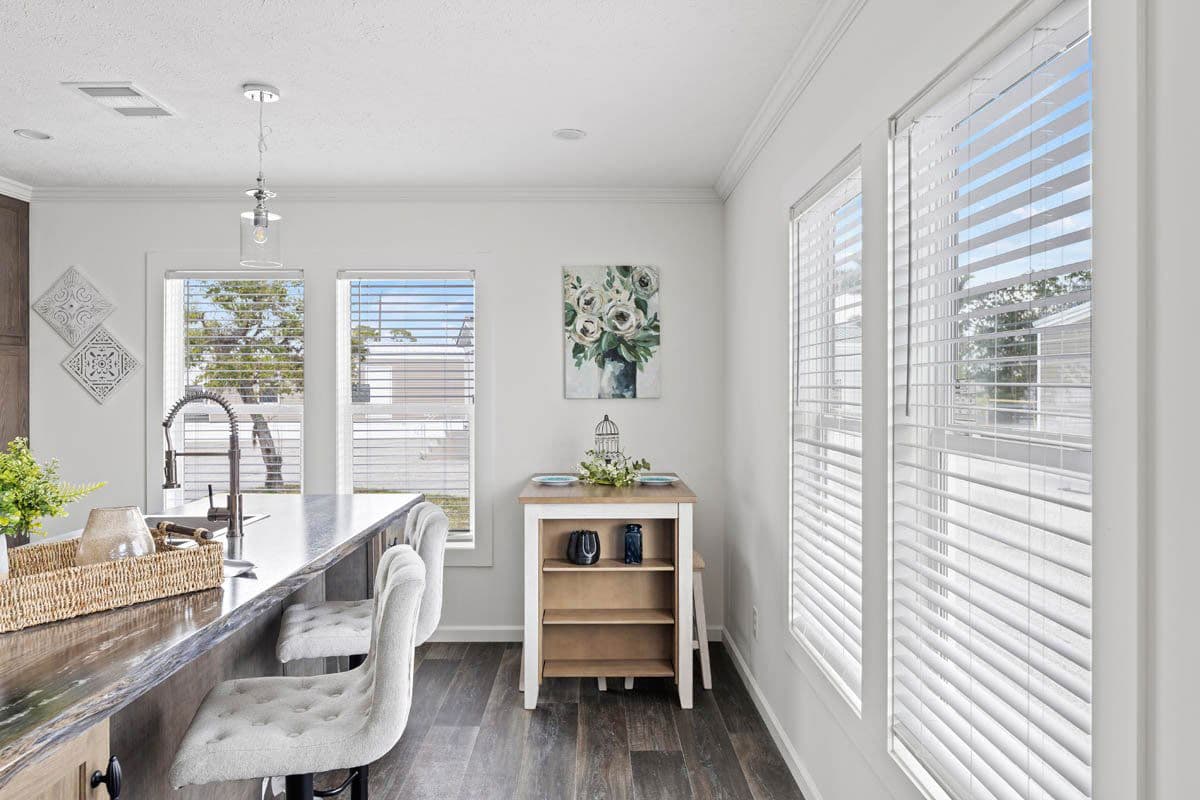 Seascape interior home features