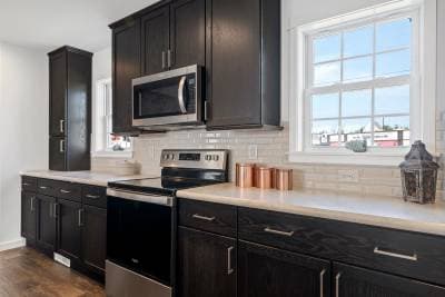 Ne-619 kitchen home features