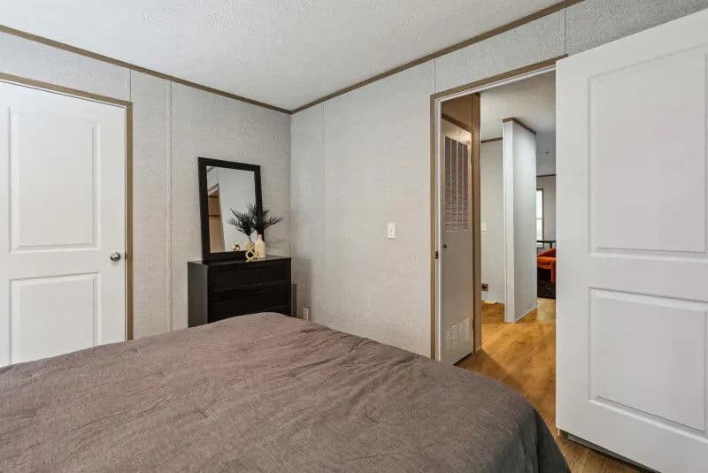 Pike bedroom home features