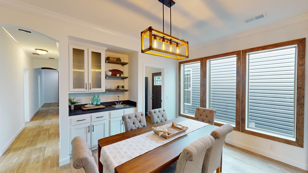 Pri3284-2010-2 interior home features