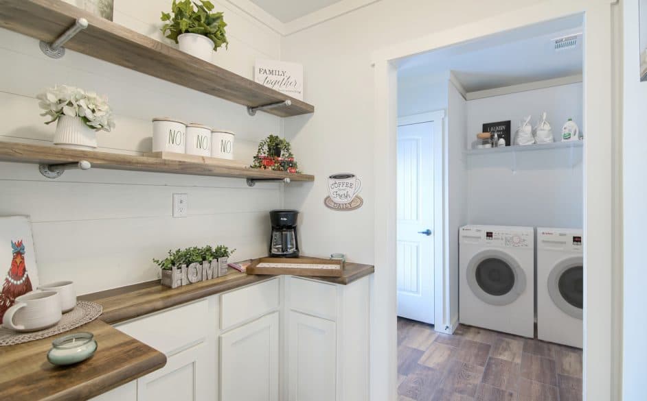 Pearl 6380 interior home features