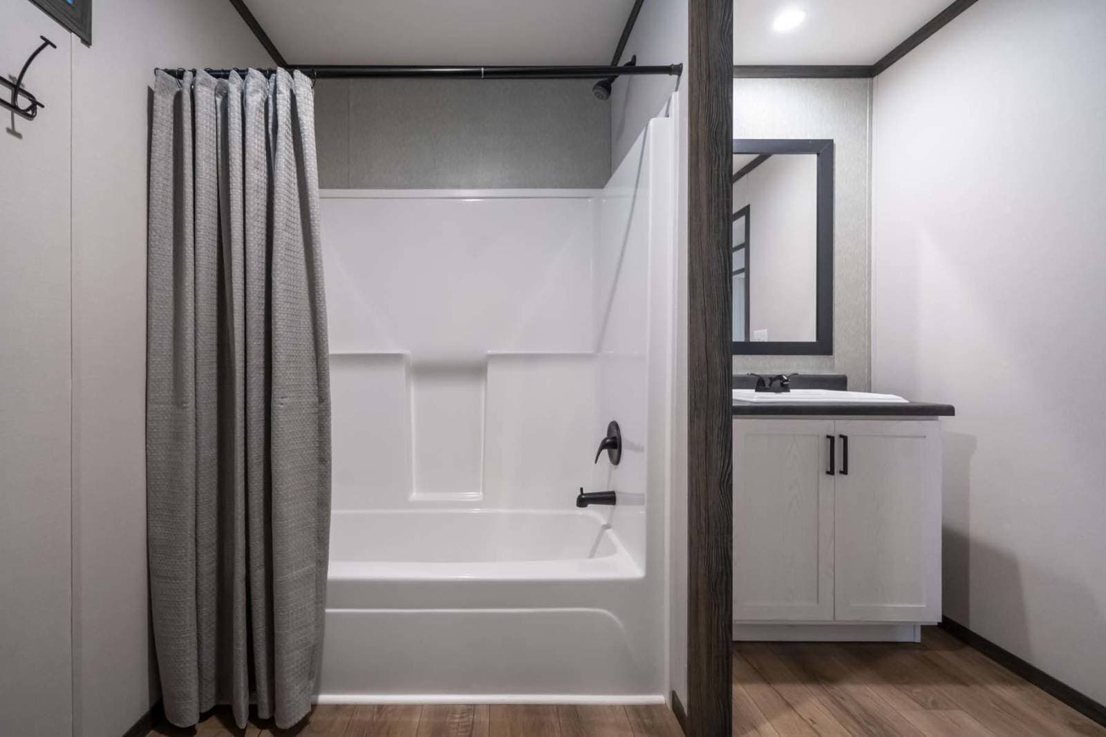 Embrace sunlight 052 bathroom home features