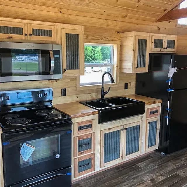 Happy trails | 4b 110 kitchen home features