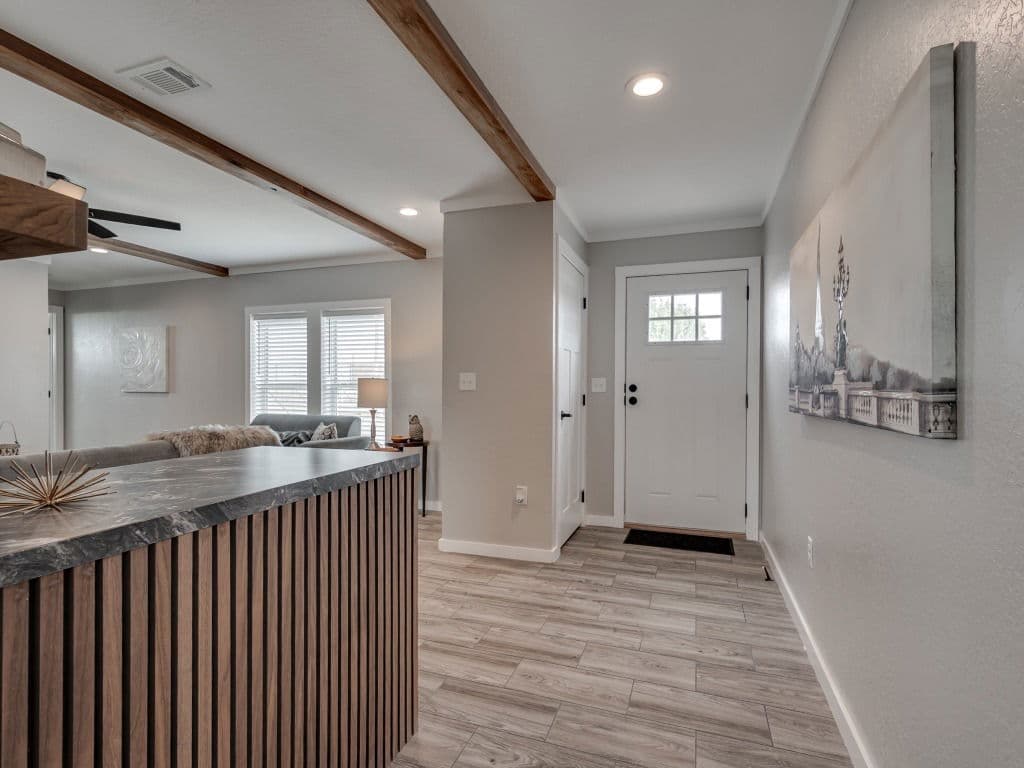 28603n interior home features