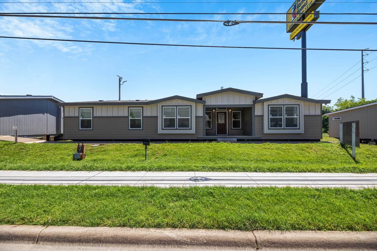 Hacienda 41604a elevation and exterior home features