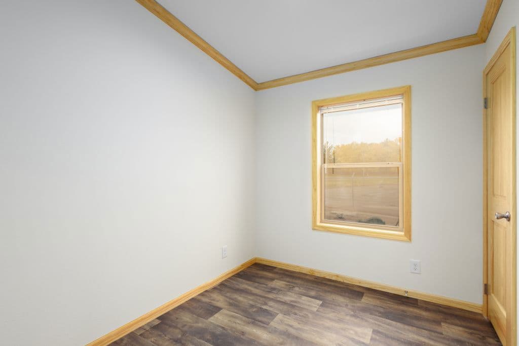 1w1908-v bedroom home features