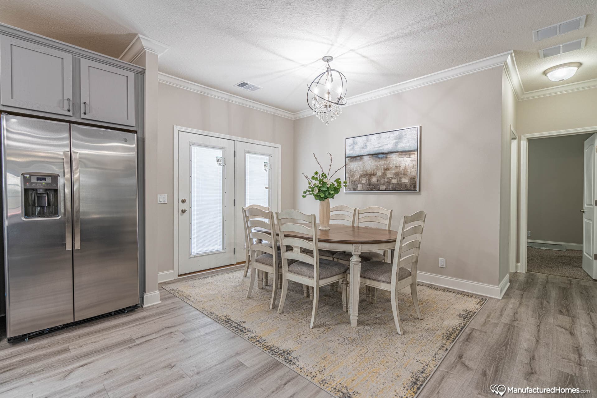 Ashley kitchen home features