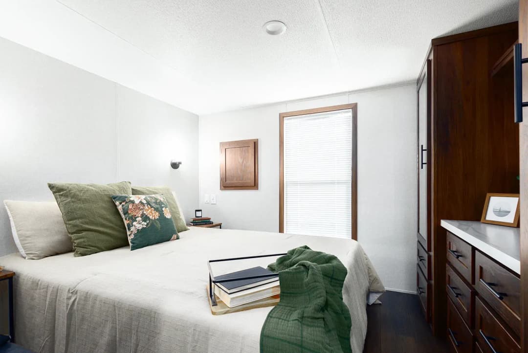 Canvas bedroom home features