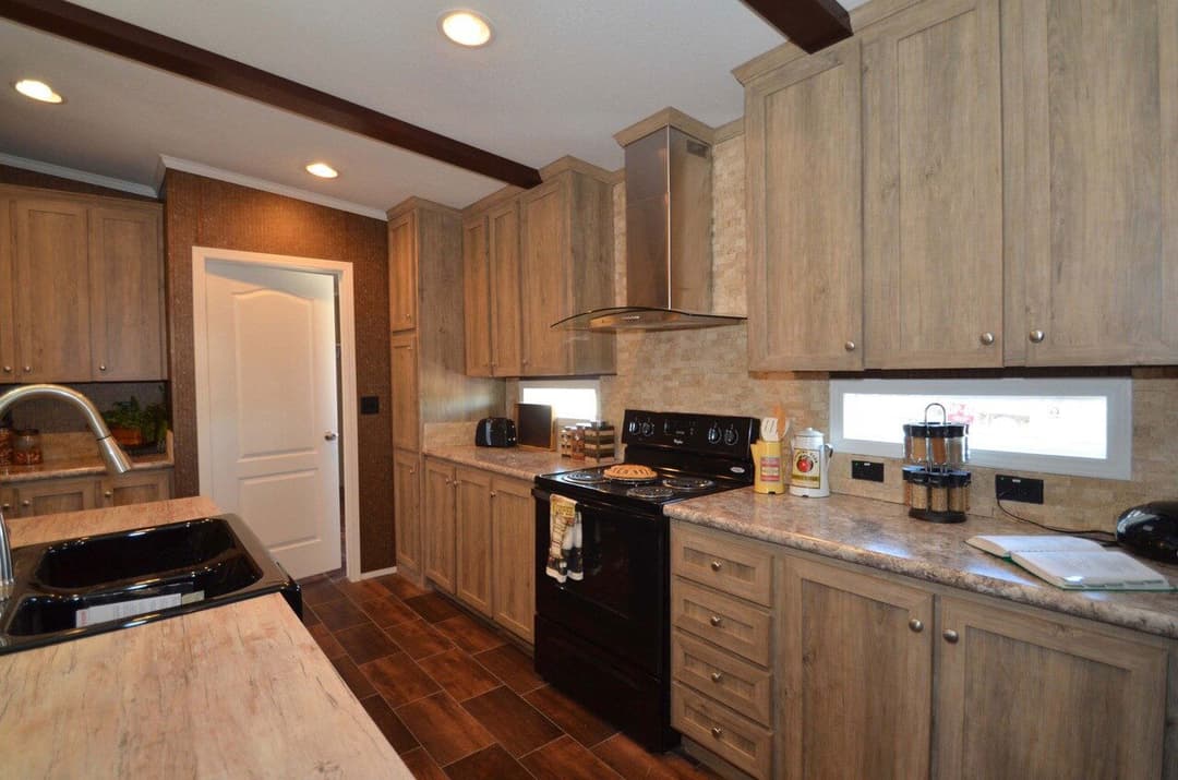 Kensington 28604k kitchen home features