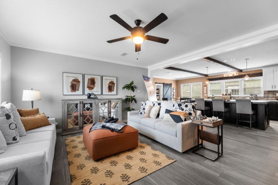 Apex 32763x interior home features