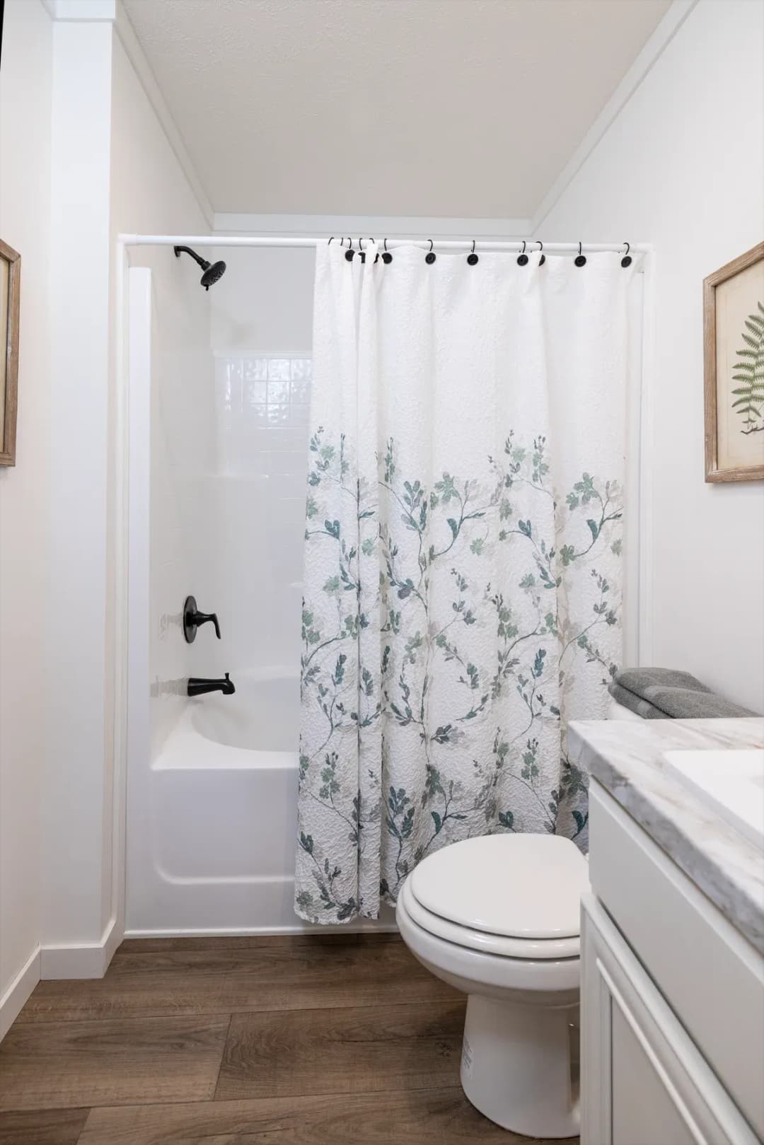 The anna fae bathroom home features