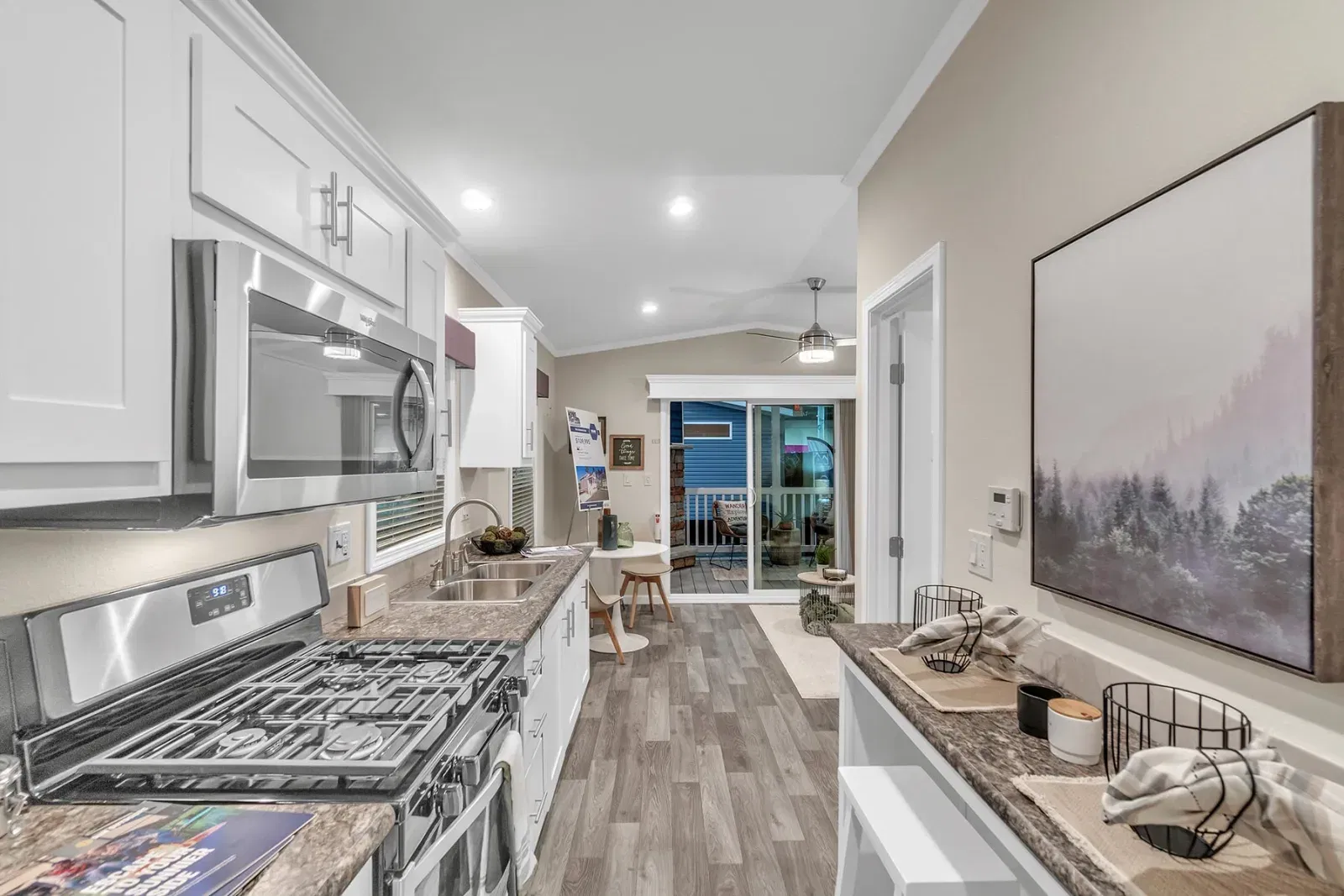 Ath-05 kitchen home features