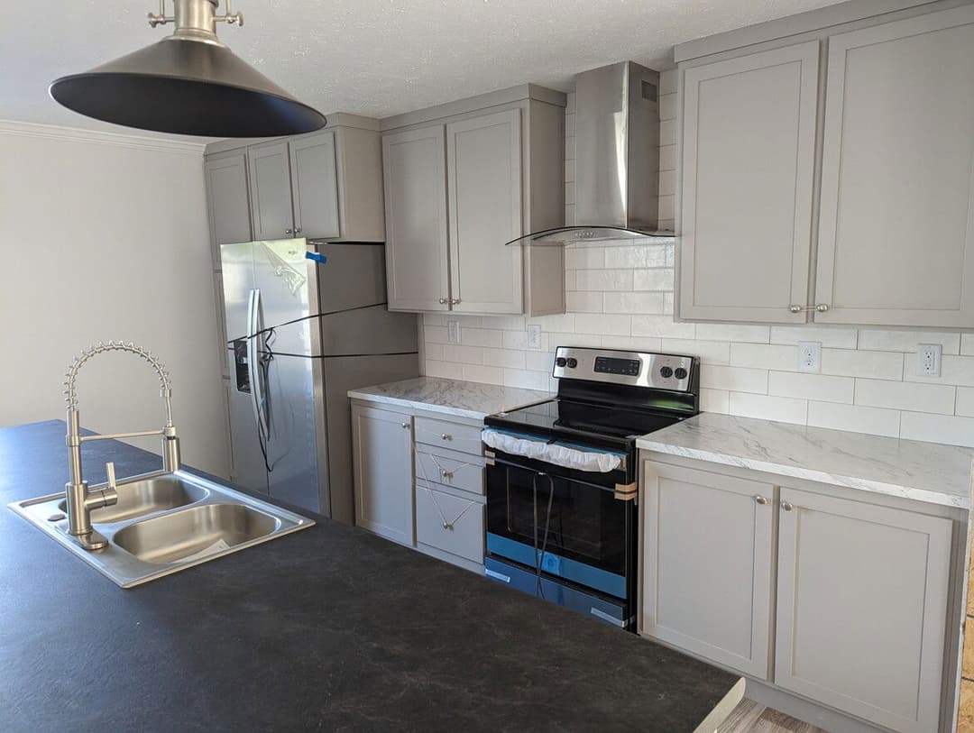 Cavco 32764c kitchen home features