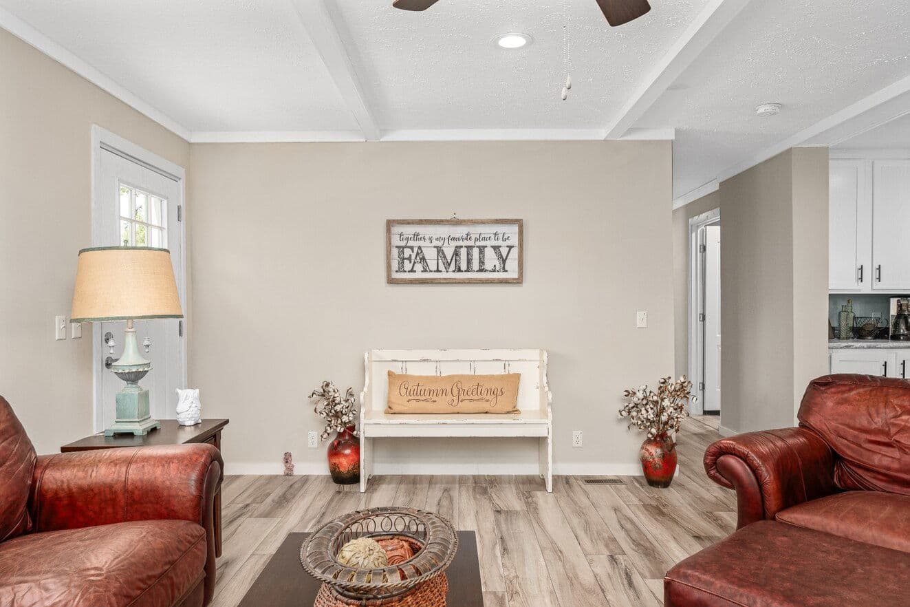 X model 32684x interior home features