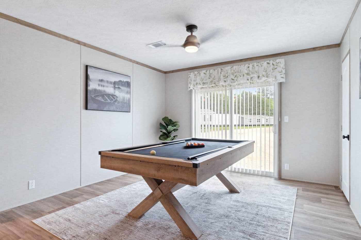 Breeze farmhouse 72 interior home features