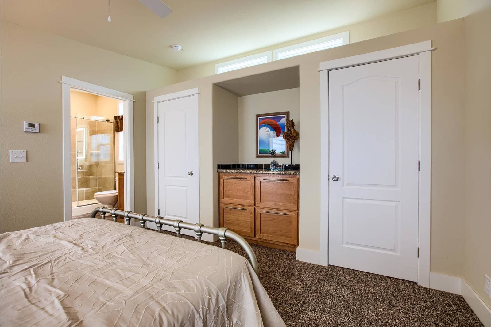 Look out lodge sg55 bedroom home features